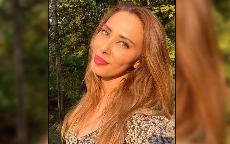 Iulia Vantur Thanks Fans For Showering Love On Her Song 'Seeti Maar' From Radhe; Reveals The Reason Behind Not Wearing A Mask - WATCH