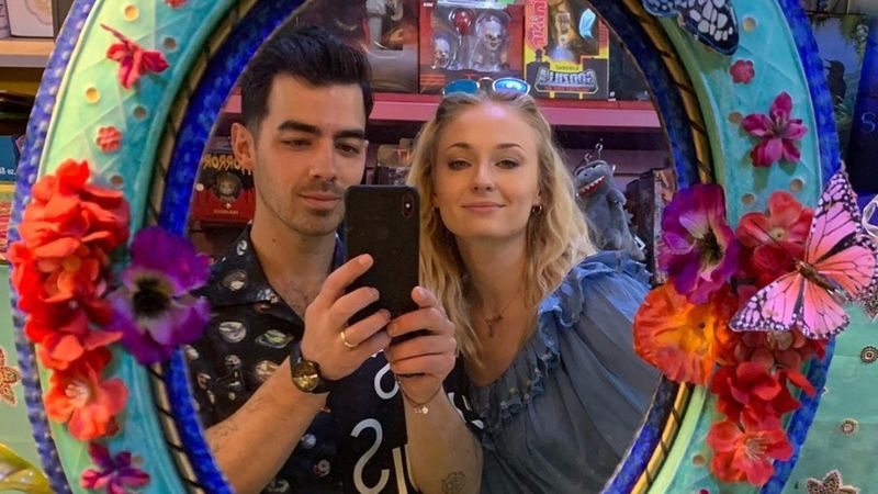 Mom-To-Be Sophie Turner Calls Hubby Joe Jonas As Her ‘Favourite Piece Of Visual Art’ - We Can’t Stop Awwing