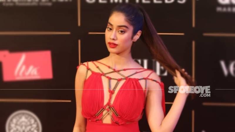 Roohi Release: Janhvi Kapoor Is Feeling The Pressure As The Film Is Set To Hit Theatres Soon Post COVID-19 Hiatus; Expresses 'My Life Depends On It'