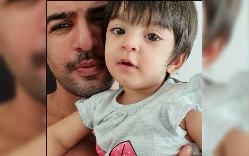 Aww Cute Beyond Words! Jay Bhanushali’s Daughter Tara Cries ‘Papa Aajao’; Knocks And Kisses TV Screen-See VIDEO