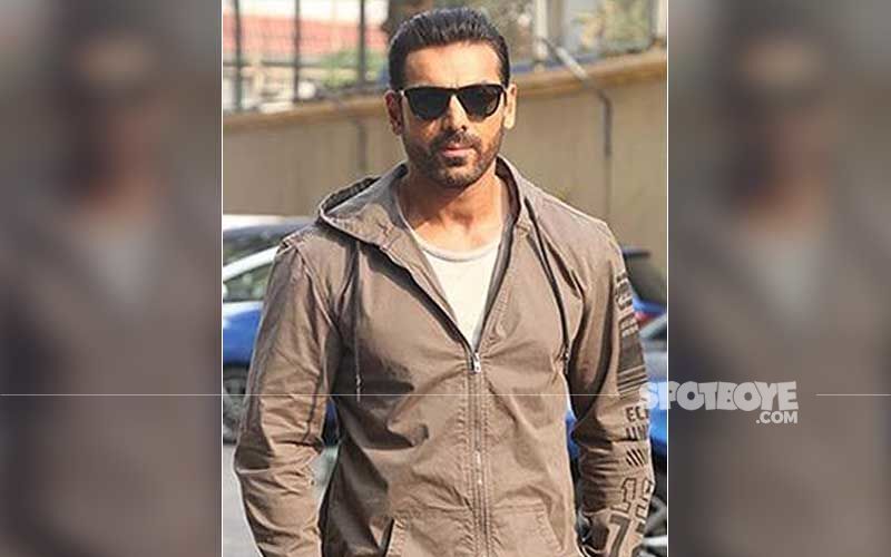 John Abraham Once Slapped A Fan After The Latter Grabbed His T-Shirt And Pulled Him For A Selfie? Here's The TRUTH