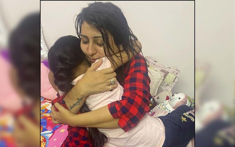 Juhi Parmar Returns Home To Her Daughter After 2 Months; The Little One's Response Will Make Your Day - WATCH