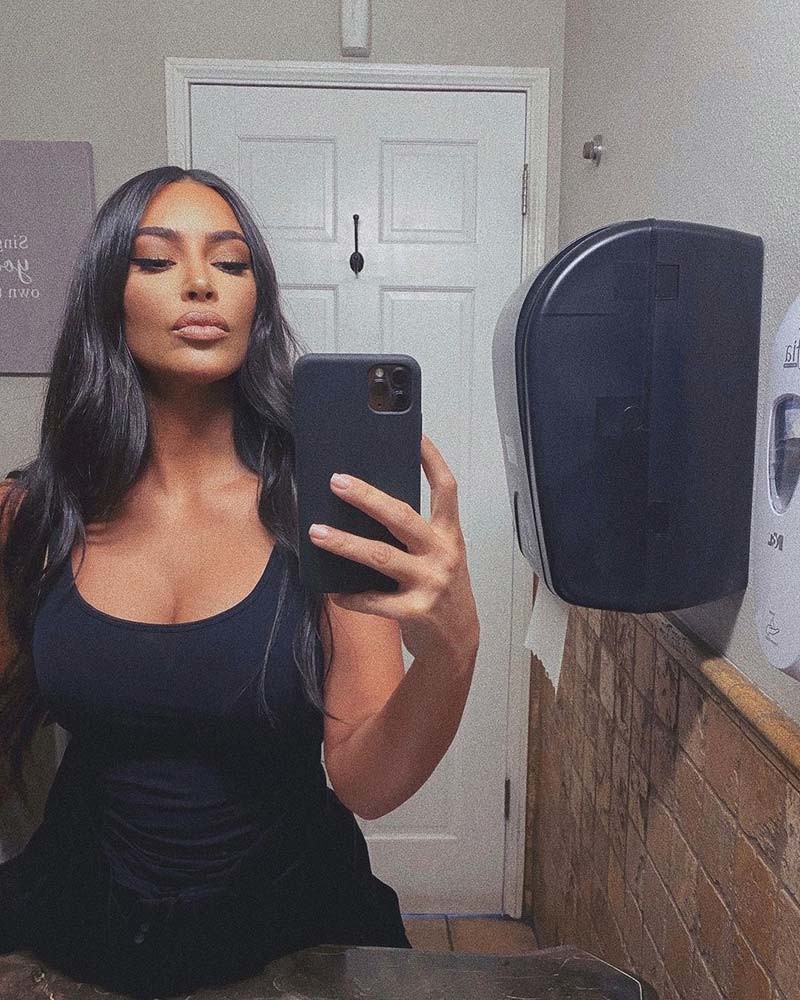 Kim Kardashian Birthday Special Five Pictures That Prove She Is The Queen Of Mirror Selfies