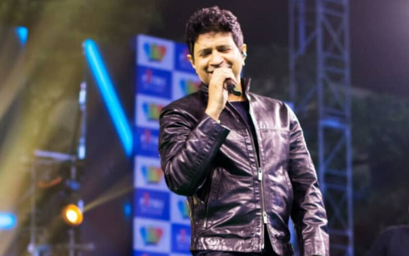 RIP KK: Singer’s Final Stage Performance From Kolkata Concert Was His Timeless ‘Pal’, Emotional Fans Call It ‘So Ironical’-WATCH