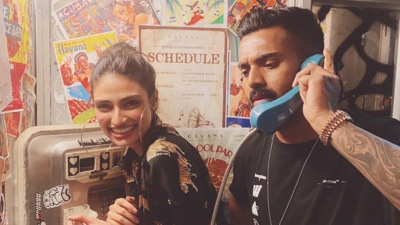 Athiya Shetty Baked A Cake For Rumoured Beau KL Rahul? The Cricketer Shares 'Expectation And Reality' Pics