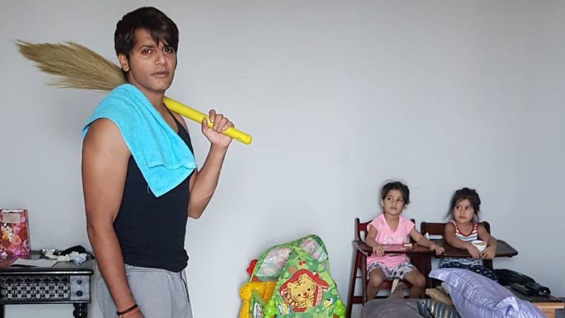 Coronavirus Lockdown: Karanvir Bohra Takes Charge Of The Jhadoo To Help Wife With Household Chores Amid Quarantine