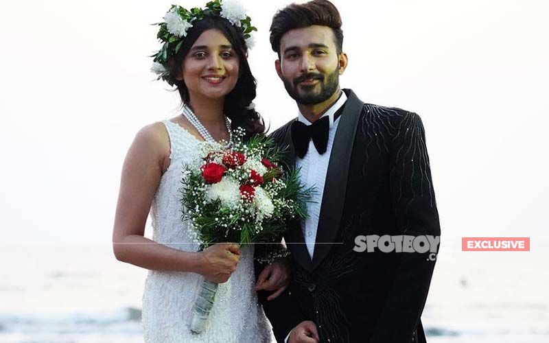 Kanika Mann On Her Viral Beach Wedding Pictures: 'I Am Not Married, Single Boys Still Have A Chance'- EXCLUSIVE