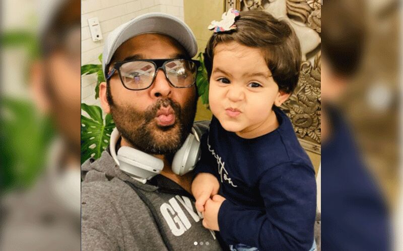 Cuteness Overloaded! Kapil Sharma, His Little Daughter Anayra POUT ...