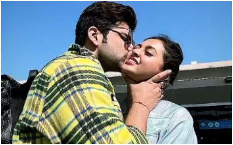 Karan Kundrra-Tejasswi Prakash’s PDA Session In Dubai Leaves Netizens In Awe! Plants A Kiss On Ladylove’s Cheek In First Pic From Their Romantic Vacation!