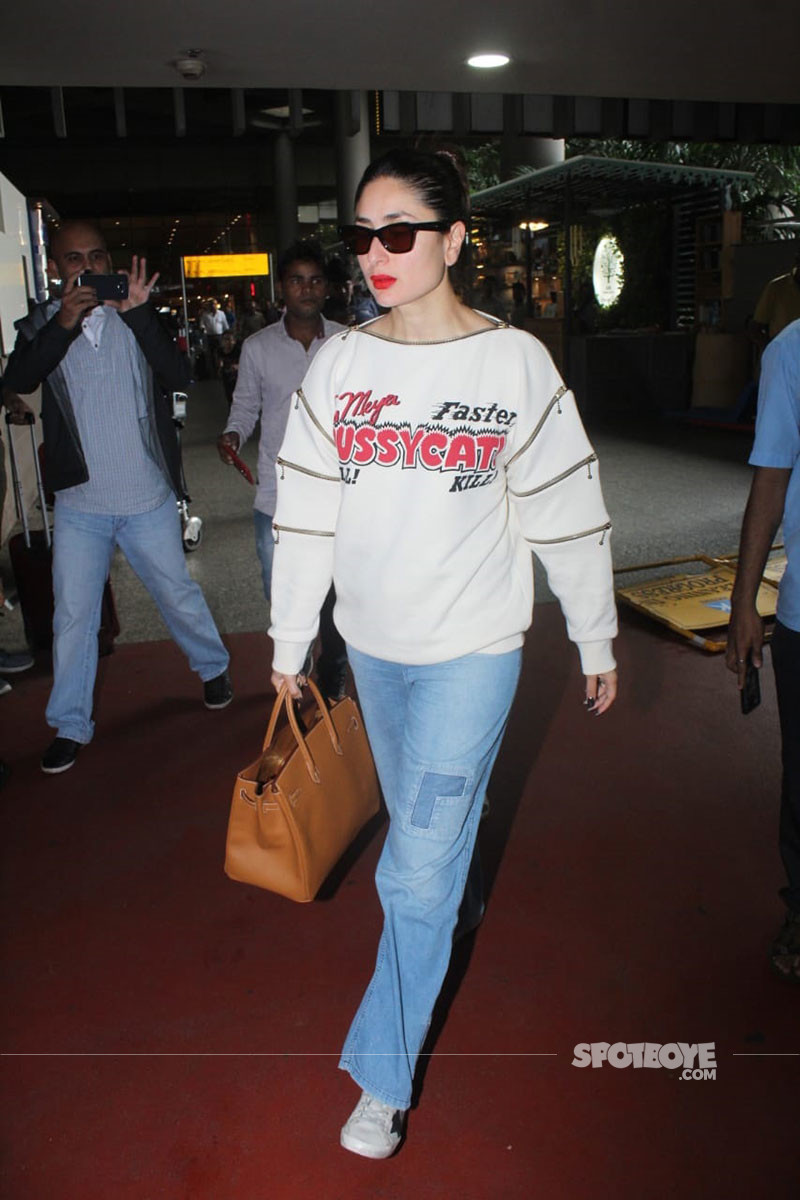 Kareena Kapoor Snapped At Mumbai Airport