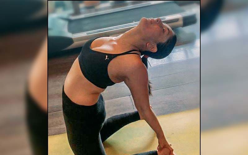 International Yoga Day 2021: Kareena Kapoor Khan 'Stretches Like A Cat' As She Reveals She Was In 'Too Much Pain' After Her Second Pregnancy