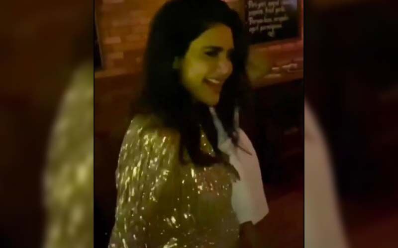 VIRAL! Karishma Tanna Stuns In A Shimmery Golden Outfit As She Grooves To Samantha Ruth Prabhu's Oo Antava At Her Reception -VIDEO INSIDE