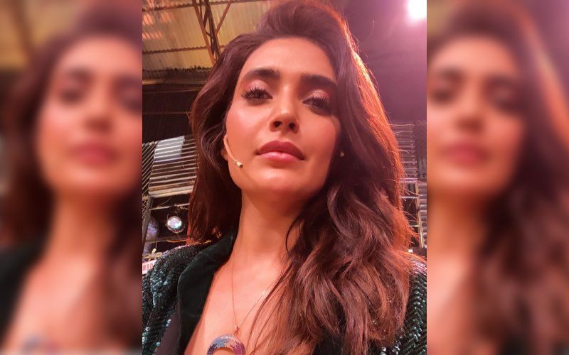 Khatron Ke Khiladi 10: Karishma Tanna Shares Glorious Winning Moment With Fans 'As I Hold This Trophy, I Feel I Am Holding All My Dreams'