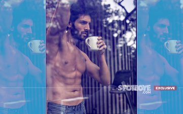 Oh My God! Stalkers Follow Kartik Aaryan To His House