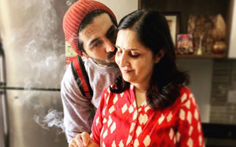 Kartik Aaryan Breaks Down In TEARS As He Opens Up About His Mother’s Battle With Breast Cancer, Says He Is Proud Of Her-SEE VIDEO