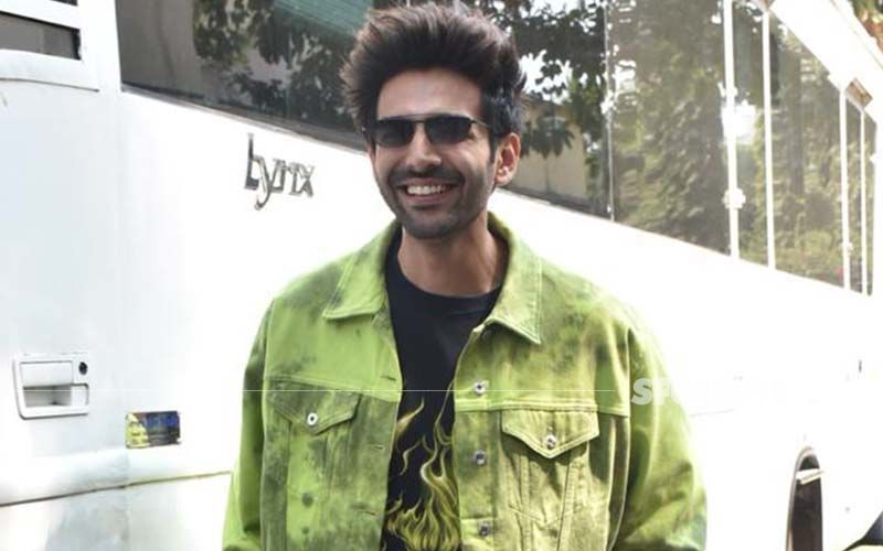 Kartik Aaryan Takes The First Dose Of COVID-19 Vaccine; Actor Greets Paparazzi With Folded Hands Outside Vaccination Center