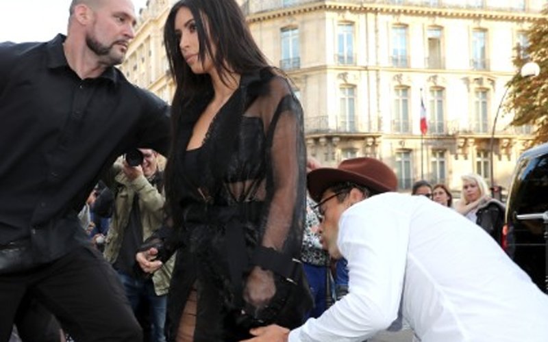 Kim Kardashian's Paris A** Kisser Does It AGAIN!