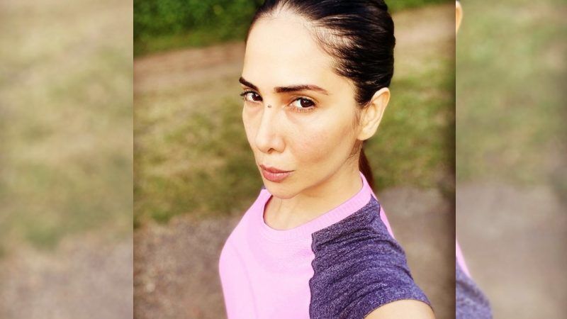 Kim Sharma's Reaction To Night Curfew As We Near The End Of December Is Hilarious AF