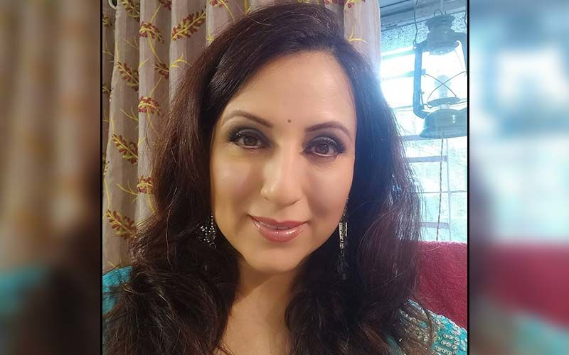 Kishori Shahane Dons A Gorgeous Black Attire Dominating The Frame With Her Beauty
