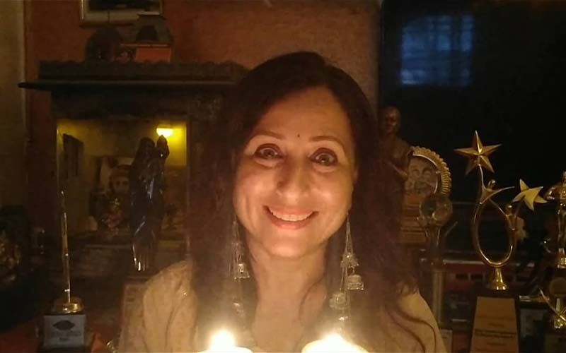 Kishori Shahne Celebrates Hubby Deepak's Birthday With Great Fanfare