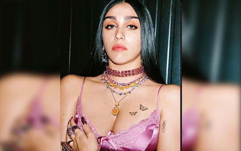 Madonna's Daughter Lourdes Leon Looks Too HOT TO Handle, Model Flaunts Her Sensual Curves In A Bra And Clinging Beige Skirt