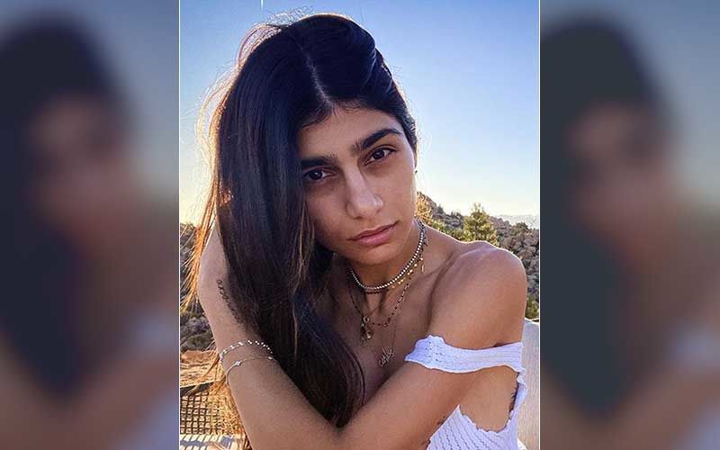 Hot Mia Khalifa Is Toilet - Former Porn Star Mia Khalifa Shares A Raunchy Picture In A Tiny Bralette  That Will Fade