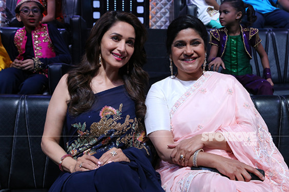 Madhuri Dixit And Renuka Shahane In DID Little Master