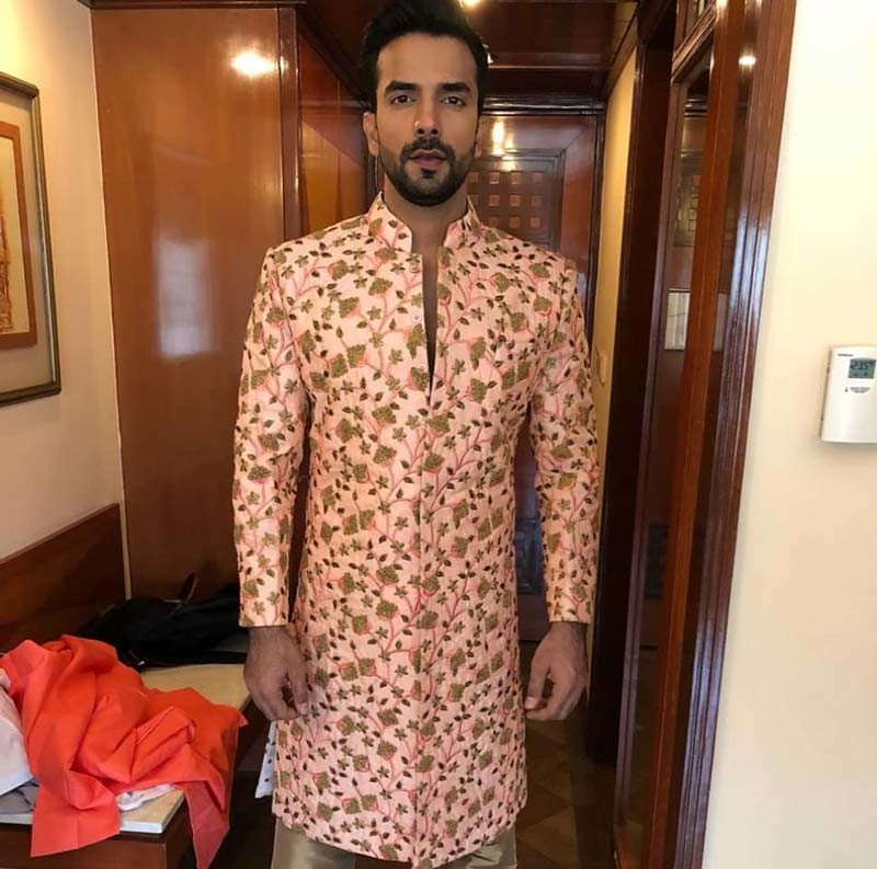 Manit Joura Poses In A Traditional Look