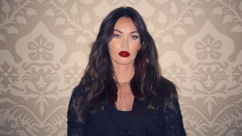 Megan Fox Effortlessly Rocks ‘Chaotic And Confusing’ Sultry Outfit That Resembles Her Grandmother’s Couch-SEE PIC!