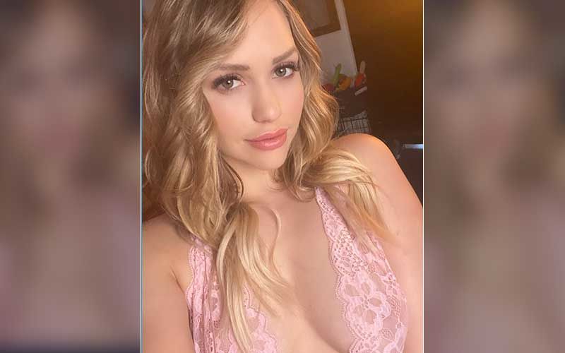 Climax: Mia Malkova Flaunts Her Rear To Mark National Hamburger Day, Asks Fans: ‘Who Is Hungry For Some Buns?’