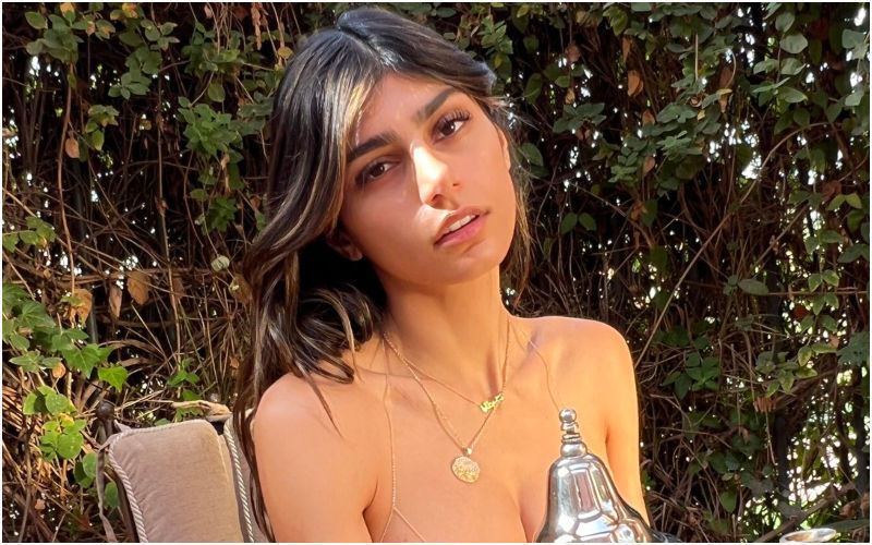 Mia Khalifa Enjoys Her Bath Time! OnlyFans Model Teases Her Fans With ...