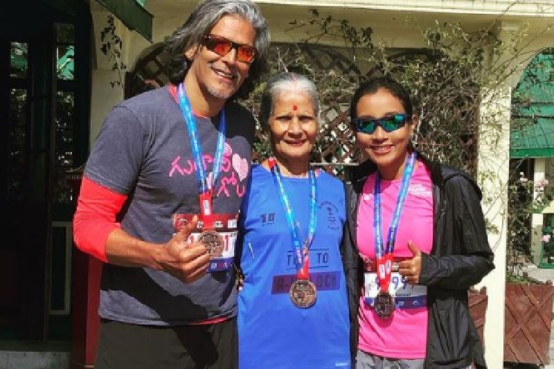 Milind Soman Shares His Experience Of Running A 21 KM Marathon Post Lockdown; Mom And Wife Give Him Company