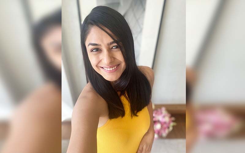 Mrunal Thakur’s Epic Fashion Fail Draws Mix Reaction From Internet, Netizens Say ‘Close Your Buttons Properly’