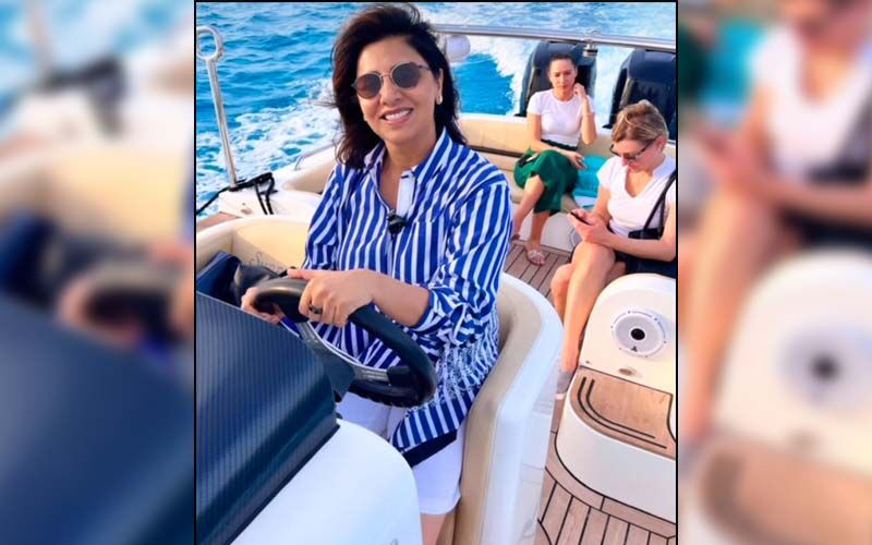  Neetu Kapoor Is Living Her Best Life With Her Girl Gang; Gives A Glimpse Of Her 'Detox Trip' As She Enjoys Her Time On A Yacht