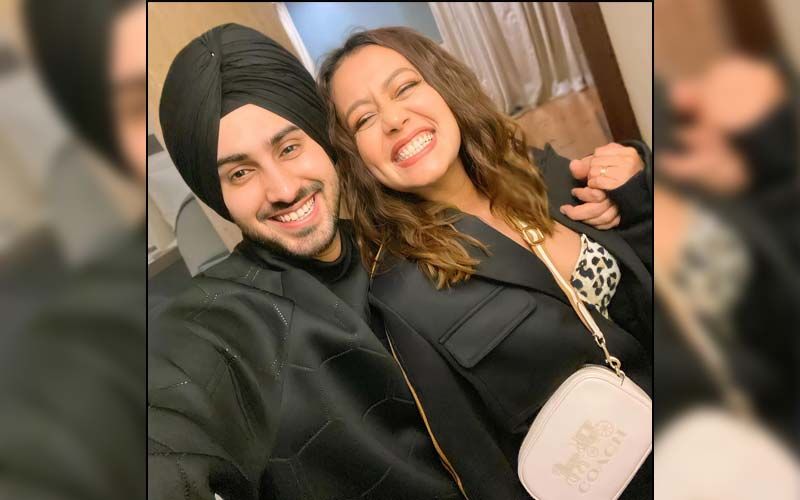 Holi 2021: Neha Kakkar Gives Fans A Glimpse Into Her Pre-Holi Fun With Family; Hubby Rohanpreet Singh Can't Keep His Hands Off The Singer - WATCH