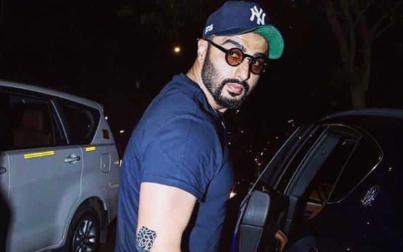 Coronavirus Outbreak: Arjun Kapoor Asks Paps To Go Home While He Visits His Physio; 'Ghar Jao, Aaram Karo' - VIDEO