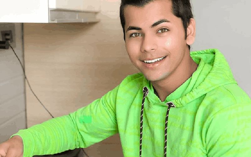 Siddharth Nigam Is Busy Cooking While In Quarantine; Not For GF Avneet Kaur But 'Mummy Ke Liye'