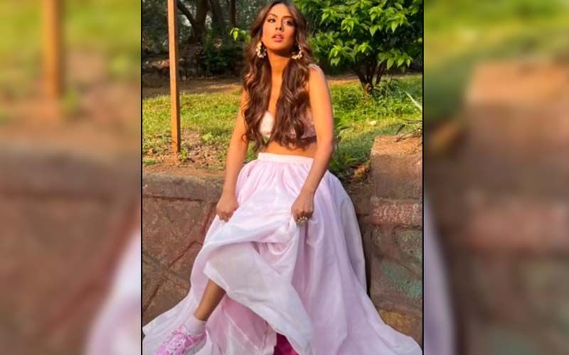 Nia Sharma Flaunts Her Toned Midriff In A Light Purple Lehenga; Actress Does The Hook Step Of Her New Song 'Phoonk Le' -VIDEO INSIDE