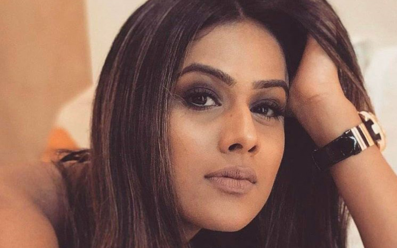 Nia Sharma 