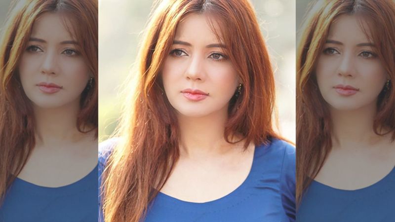 Controversial Pakistani Singer Rabi Pirzada's Intimate Pictures And Videos Go Viral; Singer Quits Showbiz