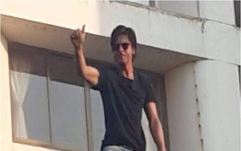 Fan Shot On SRK's Birthday