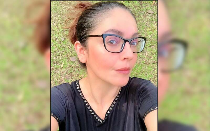 Pooja Bhatt Defends Herself After She Gets Accused Of Revealing Identity Of The Man In Selfie With Aryan Khan
