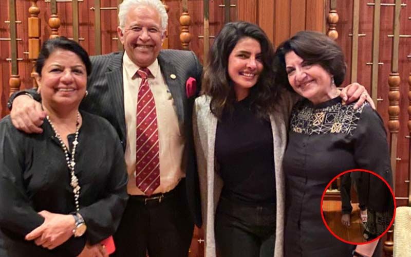Did Priyanka Chopra Just Miss Wearing One Footwear While Posing For A Family Picture?