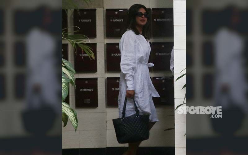 Priyanka Chopra’s White Outfit Looks Like A Plain Bathrobe And We Ain’t Impressed!
