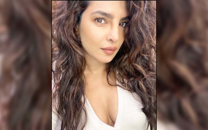 Priyanka Chopra Gives An EPIC Response When Asked To Choose Between Bollywood And Hollywood; Find Out
