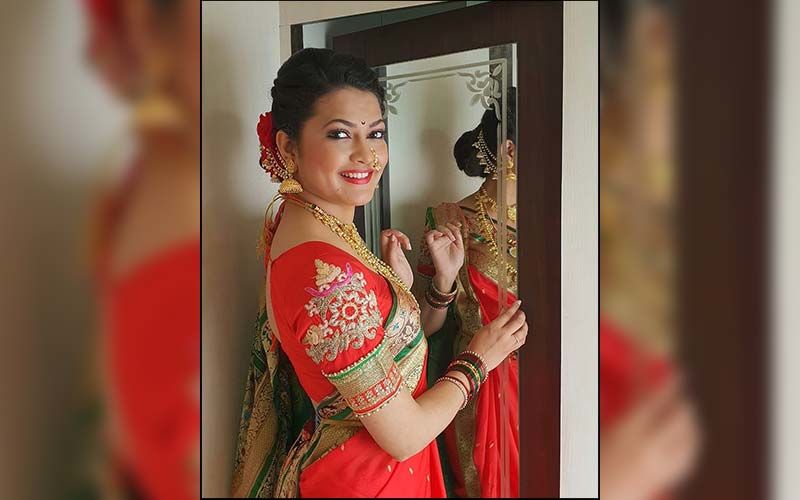 Marathi Singer Priyanka Barve Reveals Her Maternity Photoshoot, Singer Excited For The Baby Coming Soon!