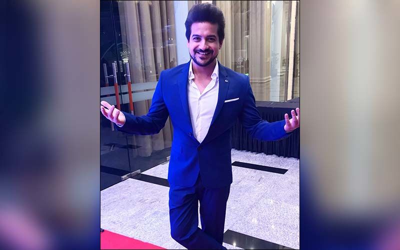 Pushkar Jog Spends Quality Time With The Family On A Long Drive