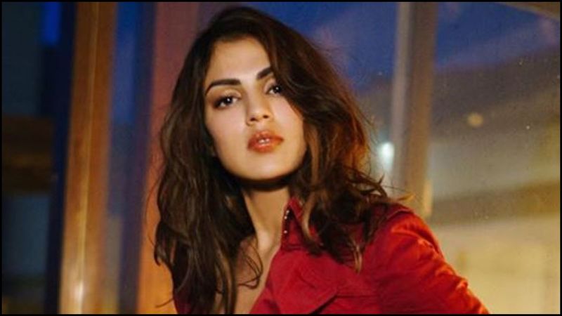 When Rhea Chakraborty Was Upset That She Was 'Single', Requested The Media To Find Her A 'Valentine' - VIDEO