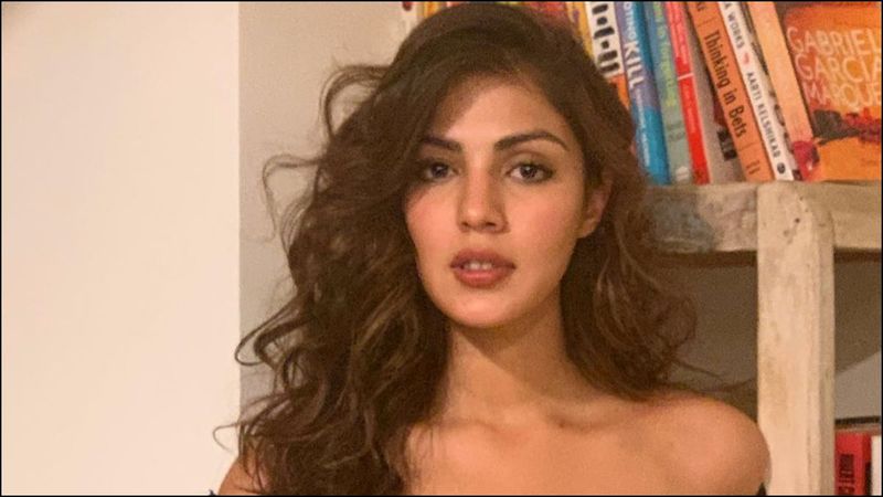Sushant Singh Rajput Death Case: Rhea Chakraborty's CA Didn't Turn Up Before Enforcement Directorate Despite Getting Summoned TWICE - Report