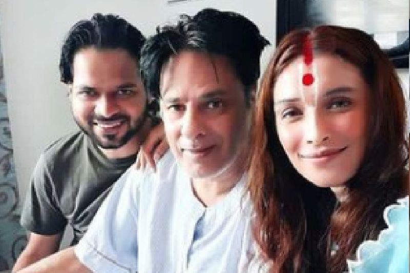 Rahul Roy's Sister And Brother-In-Law Accuse Filmmaker Nitin Gupta Of 'Dancing On Their Tragedy'; Reveal The Aashiqui Actor Has Not Given Consent For 'Stroke'